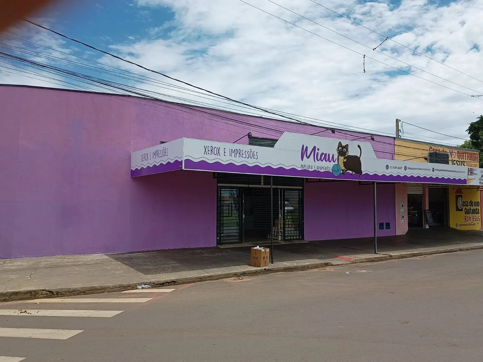 Fachada comercial Miau produzida pela Art Nove