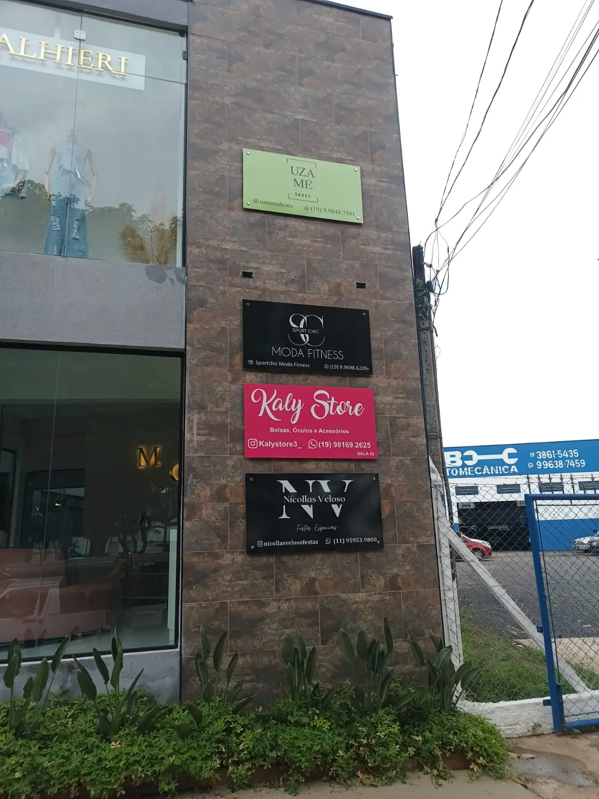 Totem Kelly Store produzido pela Art Nove